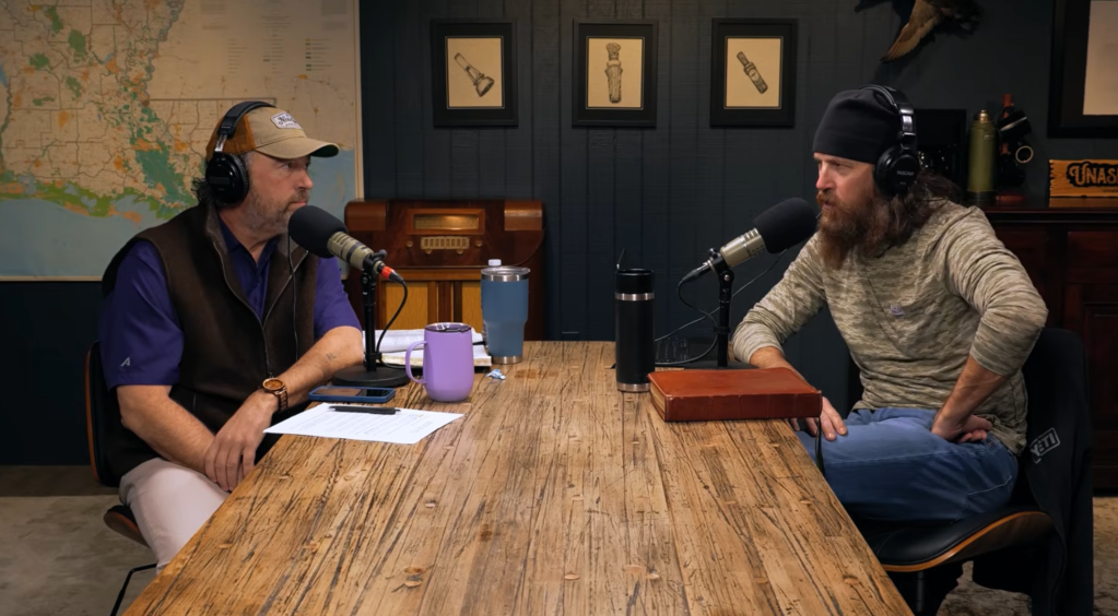 Jase Robertson speaks with Alan Robertson on the 